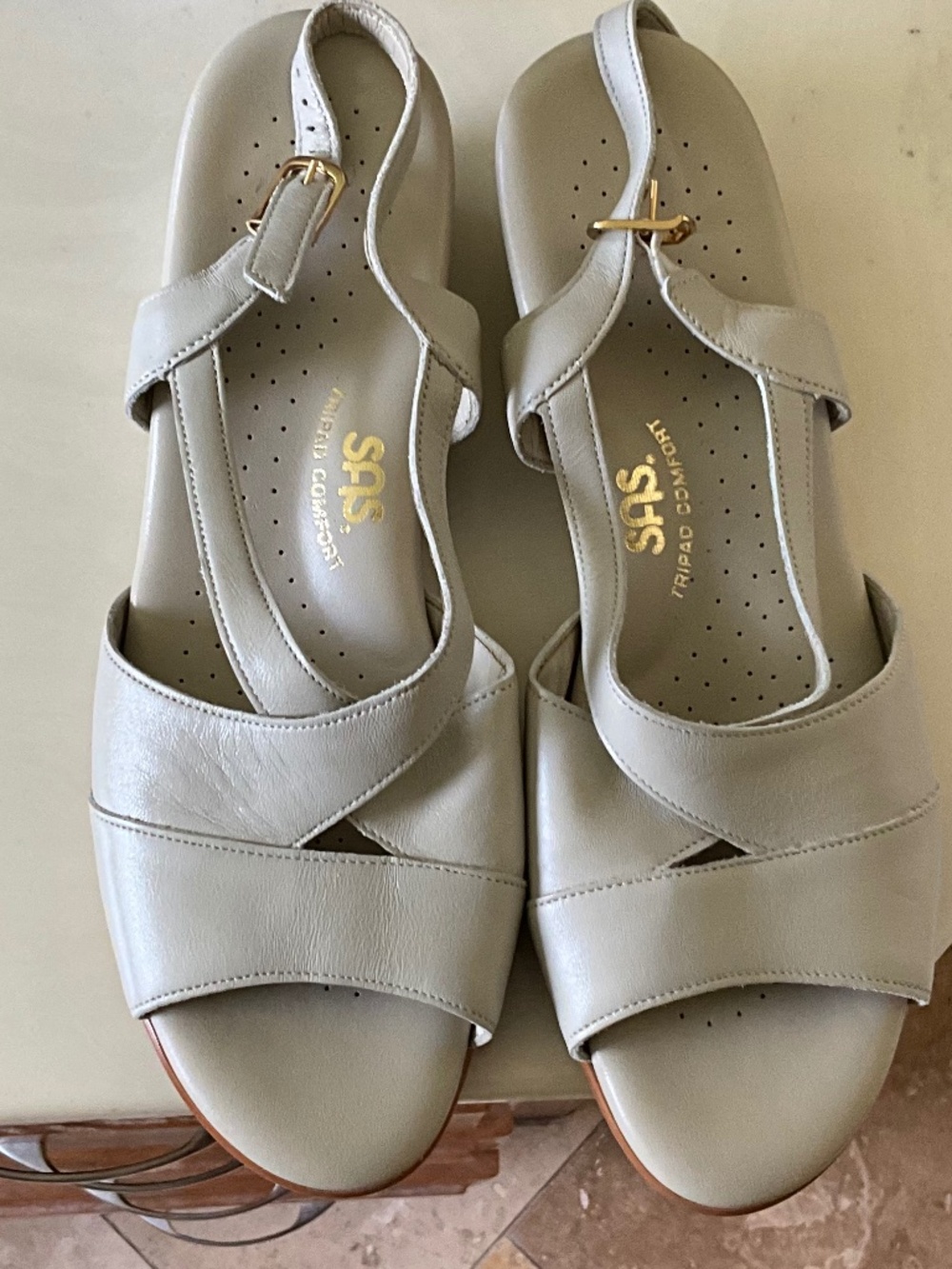 SAS Women's white Sandals, size 9,5, M